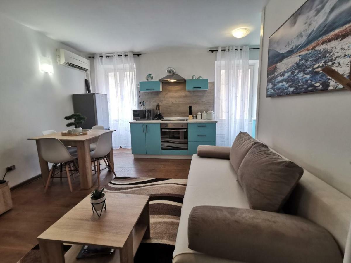 A Charming One-Bedroom Apartment In The Heart Of 'Rovinj' Esterno foto
