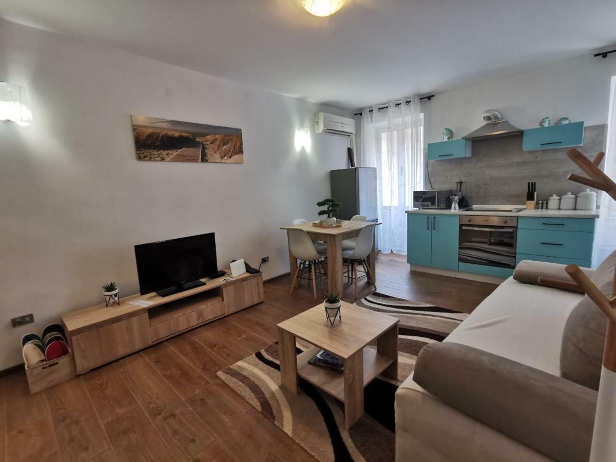 A Charming One-Bedroom Apartment In The Heart Of 'Rovinj' Esterno foto