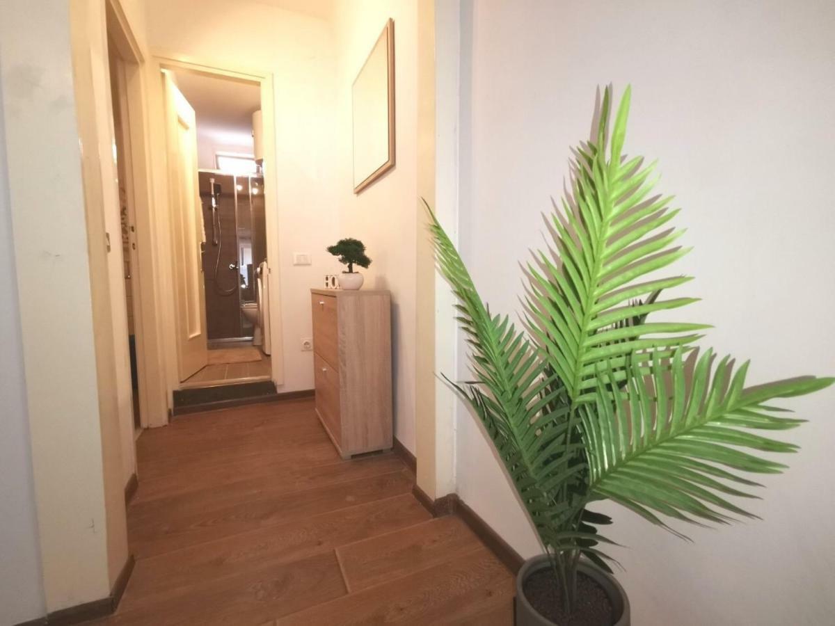 A Charming One-Bedroom Apartment In The Heart Of 'Rovinj' Esterno foto
